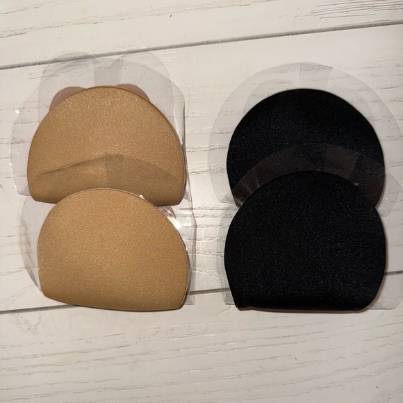 2 sets of Nippies, black and beige. Size medium - Picture 1 of 1